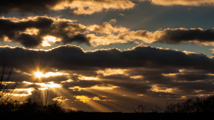 Zachód słońca i chmury © Mariusz Stoszewski