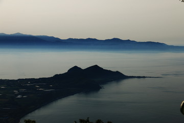 開聞岳からの鹿児島湾と大隅半島