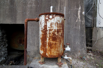 錆びたタンク