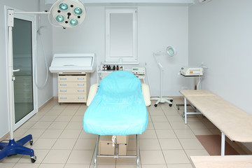 Fototapeta na wymiar Interior of surgery room in modern clinic
