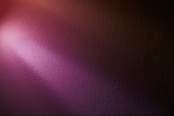 White ray of light on a light and dark pink background