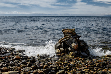 waves and splashes by the sea