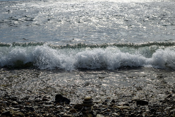 waves and splashes by the sea
