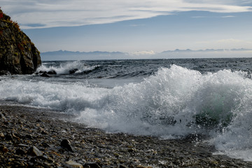 waves and splashes by the sea