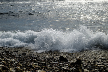 waves and splashes by the sea