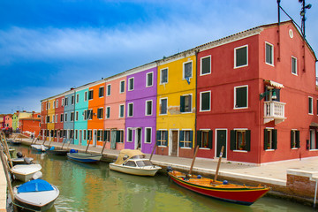 Fototapeta na wymiar Colorful houses in Burano, an island in the Venetian Lagoon
