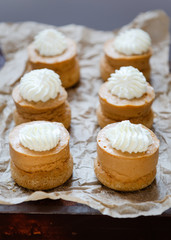 caramel mini cheese cake canapes