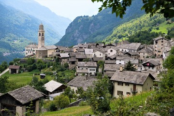 Fototapeta na wymiar Soglio - mehrfach als schönster Ort der Schweiz ausgezeichnet