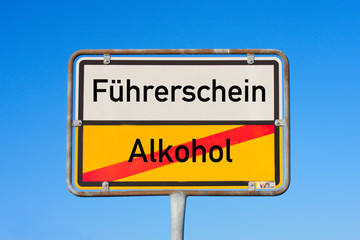 Obraz premium Schild Führerschein - kein Alkohol