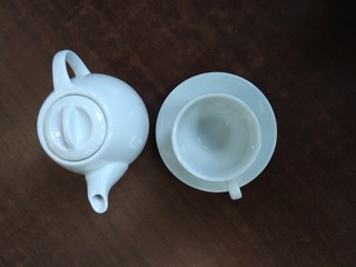 teapot and Cup white