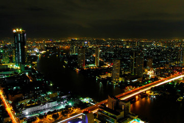 Fototapeta na wymiar Cityscape of Bangkok during night
