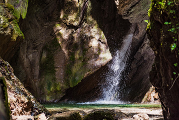 Fototapeta na wymiar waterfall drops