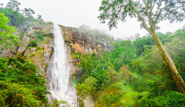 View on Diyaluma water fall Sri lanka located betwenn Wellawaya and Haputale