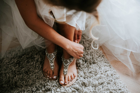 bride binding shoes