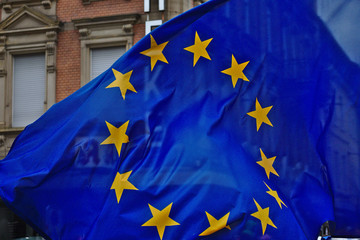 Duza flaga Unia Europejska - obrazy, fototapety, plakaty