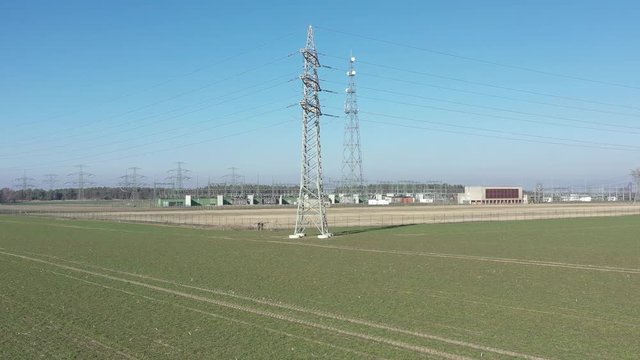 Landschaft mit Strommast
