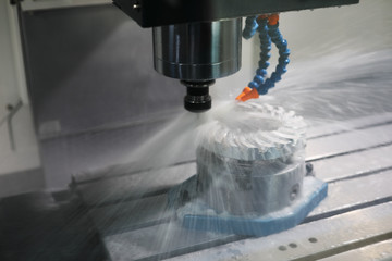 milling on CNC center with metalworking fluid