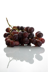 Obraz premium Red grape cluster isolated