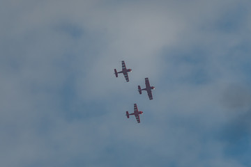 acrobatic planes