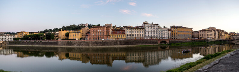 Fototapeta na wymiar Florence Panorama between Ponte Vecchio and Ponte alle Grazie