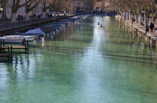 Annecy vieille ville canal