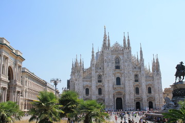 Naklejka premium Piazza del Duomo, the main piazza of Milan and Cathedral-Basilica of the Nativity of Saint Mary, Lombardy, Italy