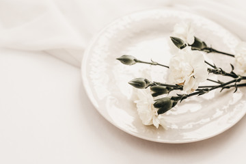 Elegant Neutral & White Floral