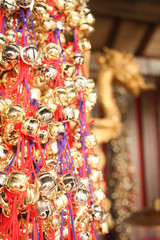 高尾山の仏像と鈴