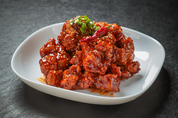 ヤンニョムチキン Korean spicy chicken  (Yangnyeom Chicken)