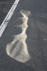道路に映る光のフレア