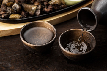 日本酒と地鶏焼き