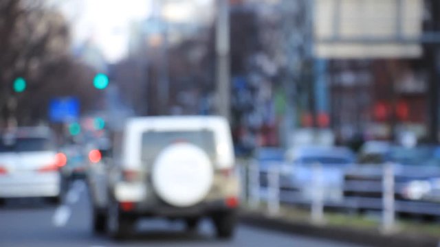 東京　原宿　表参道　道路を走る自動車　交通イメージ
