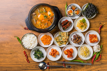 スンドゥブ 豆腐チゲ 韓国のグルメkimchi sundubu-jjigae Korean food