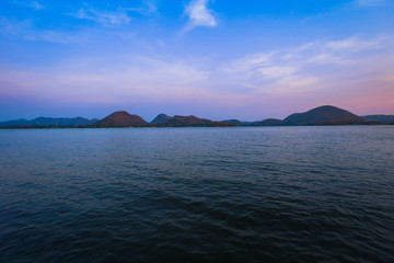 Fototapeta na wymiar Cloudscape, Dawn, Horizon, Lake, Reflection