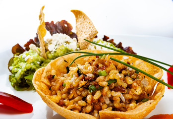 escamoles con guacamole