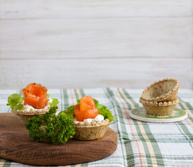 Tartlets with salmon.