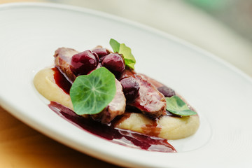 duck with cherry sauce