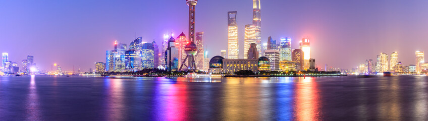 Obraz premium Beautiful Shanghai city scenery at night
