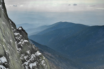 Sierra de Gredos, España, ambiente alpino perfecto para deportes de aventura como alpinismo, escalada o sencillamente para practicar espectaculares rutas de senderismo