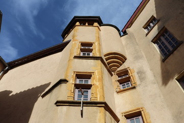 Fototapeta na wymiar VILLE DE TARARE - RHONE - TOUR DU CHATEAU