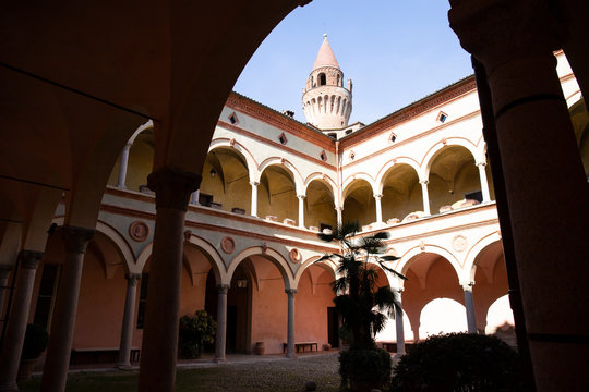 The courtyard of Rivalta castle.