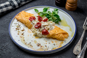 omelette breakfast on plate