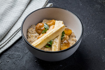 Oatmeal porridge with banana