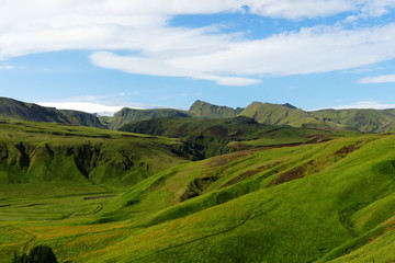 Fototapeta na wymiar Green hills of Iceland