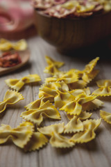Lazos de pasta de colores