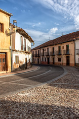 Fototapeta na wymiar calles empedradas de Riaza, Segovia