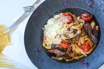 cream, italian, cuisine, table, cooking, delicious, dinner, spaghetti, parmesan, background, meal, food, carbonara, meat, sauce, recipe, pasta, gourmet, egg, cheese, dish, closeup, traditional, white,
