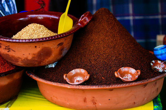 Handmade Mexican Clay Pot With Podwer To Prepare Mexican Mole Dish