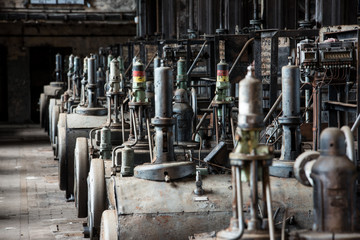 Produktionshalle einer Brikettfabrik