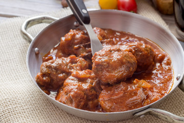 Meatballs in tomato sauce (Greek cuisine)
